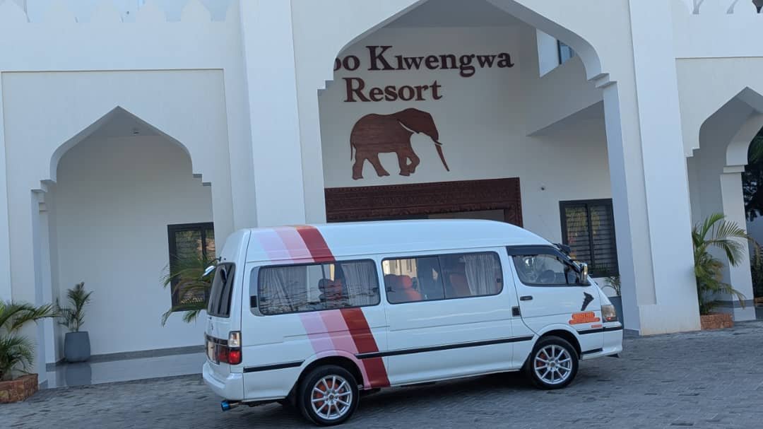 Airport Transfer – Minibus for Up to 8 People