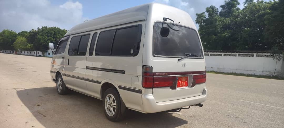 Airport Transfer – Minibus for Up to 8 People gallery