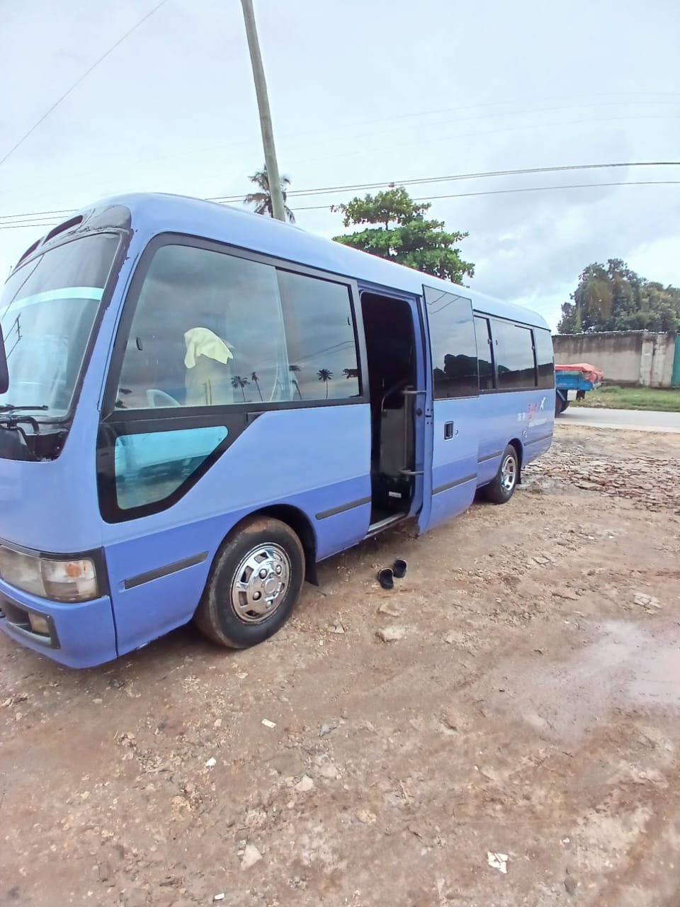 Airport Transfer – Big Bus for Up to 15 People gallery