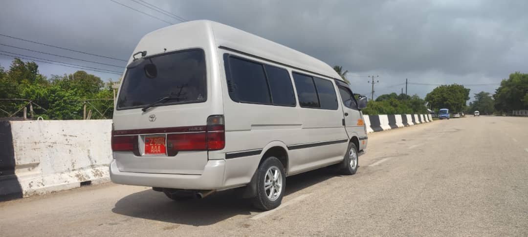 Airport Transfer – Minibus for Up to 8 People gallery